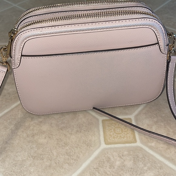 Michael Kors Blush Pink Crossbody purse, like new! - Picture 5 of 10
